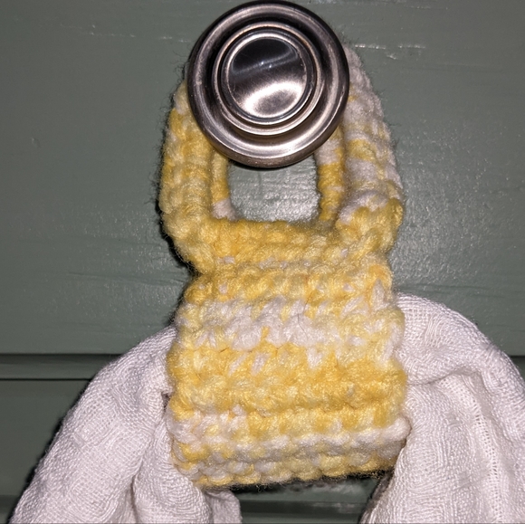 NEW Towel Holder Tea Yellow HANDCRAFTED Crochet - Picture 7 of 8